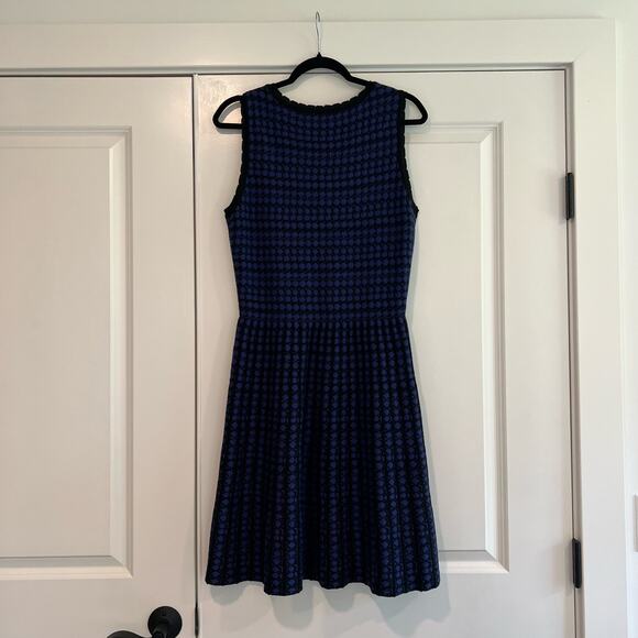 Tahari Women's Sleeveless Sweaterdress Navy Black‎ Wool Size Small Petite - Picture 5 of 9